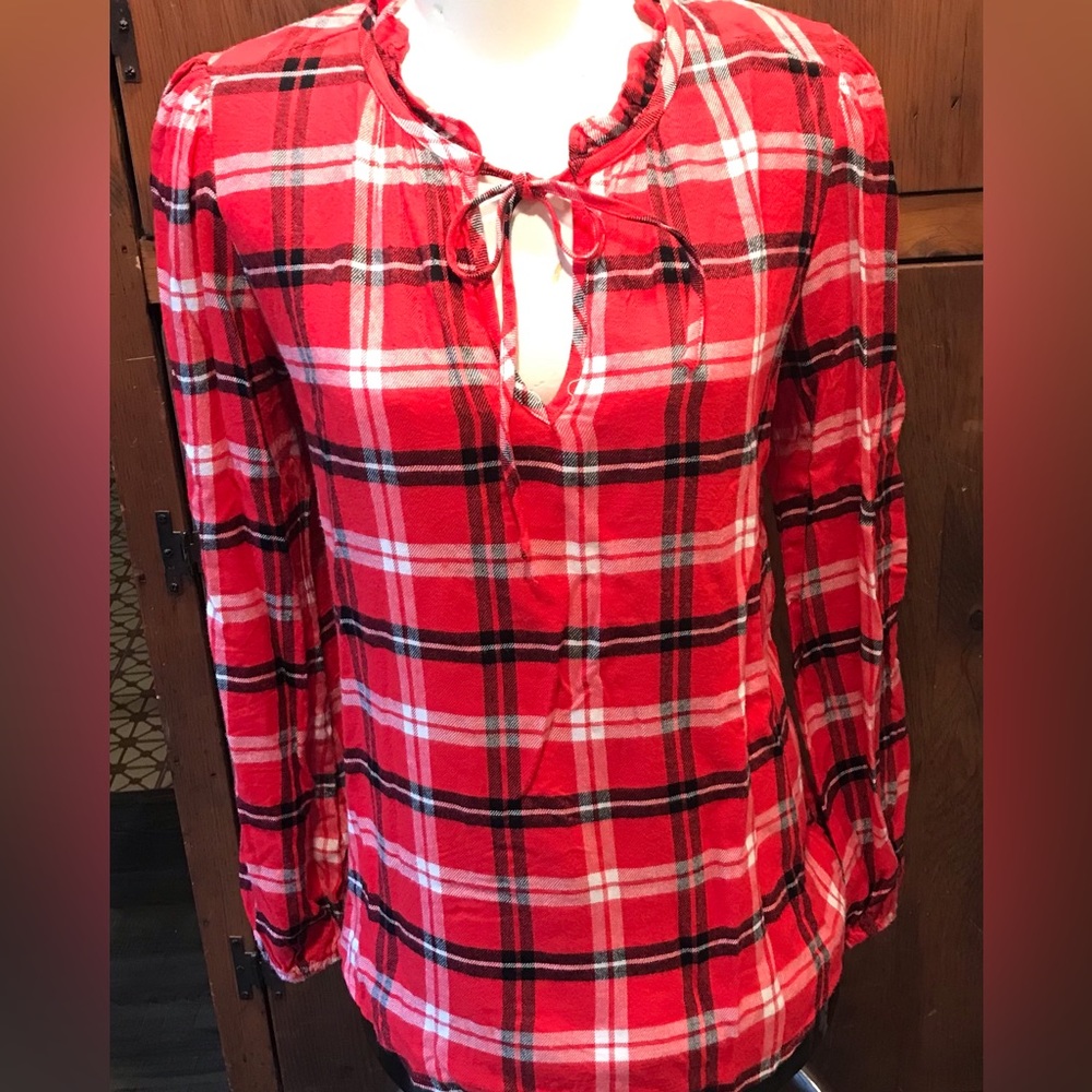 NWT -Cosy Red Plaid Flanel Top - Size Medium